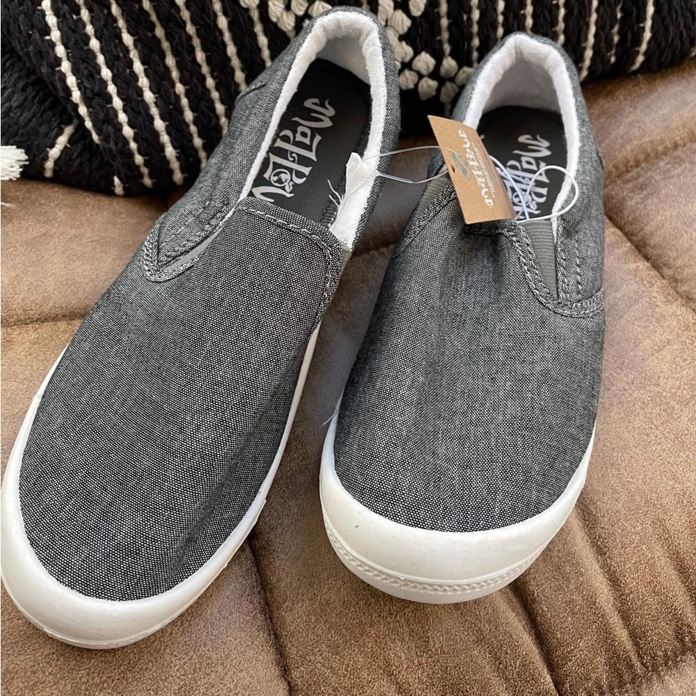 Recycled Material Shoes size 6 NWT